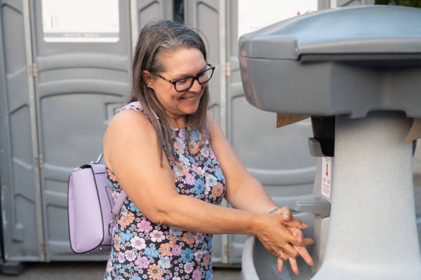 Best Luxury portable toilet rental  in Pinconning, MI